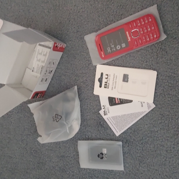 SUPREME Blu Burner Phone - Picture 3 of 4